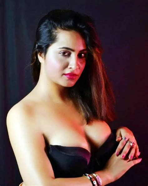 Photos Arshi Khan Added Touch To The Glamour See Her Glamorous Pics