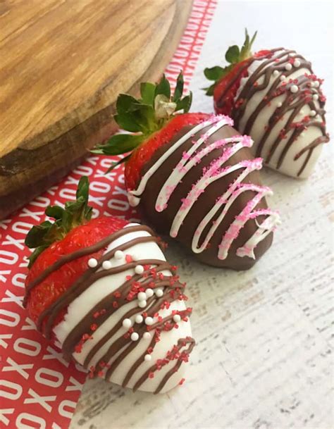 Valentines Day Chocolate Covered Strawberries