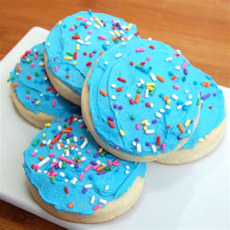 soft lofthouse cookies with frosting recipe soft sugar cookies cookie recipes food