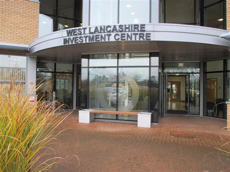 West Lancashire Investment Centre PuczyŃski Mała Architektura