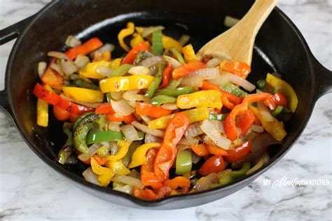 Tender seasoned chicken, onions, peppers, and loads of melty cheese. Low Carb Chicken Fajita Casserole | Easy, Keto, THM ...