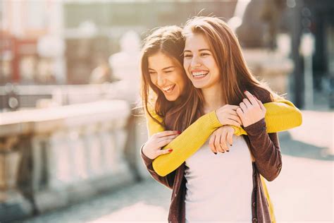 Ways To Create Strong Female Friendships