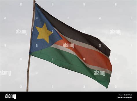 bandera del sur de sudan fotografías e imágenes de alta resolución alamy