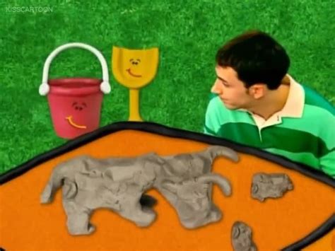 Blue is a puppy who puts her paw prints on three clues. Watch Blue's Clues Season 3 Episode 1 Art Appreciation ...