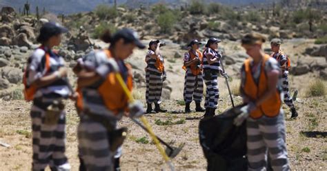 America S Only All Female Chain Gang Toils In Phoenix Heat
