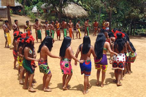 Embera Dancing Native American Culture White Sand Beach Meeting People