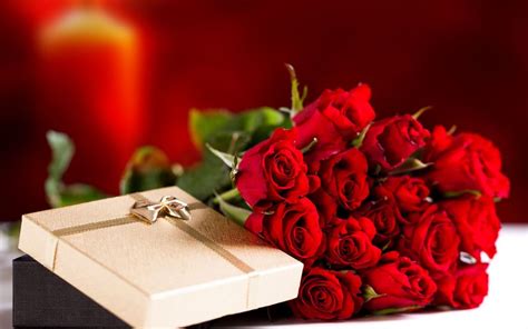 Pick the best gift for girlfriend on birthday from igp. 3 Last Minute Valentine's Day present for your girlfriend ...