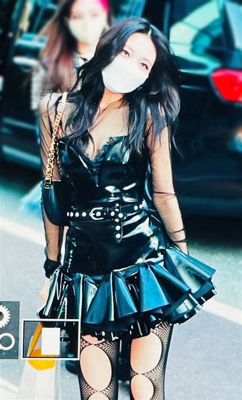 Itzy Yuna Loco Showcase Black Leather Dress Crazy In Love Comeback
