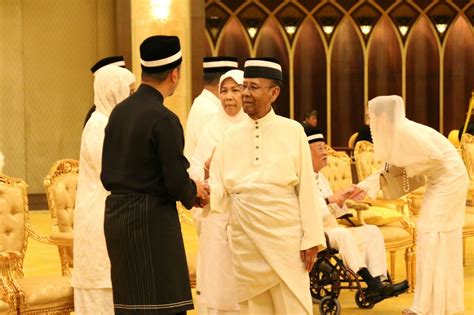 Jata kebawah duli yang maha mulia sultan kedah سلطان قدح. Yang di-Pertuan Agong Ziarah Jenazah Raja Puan Muda Kedah ...