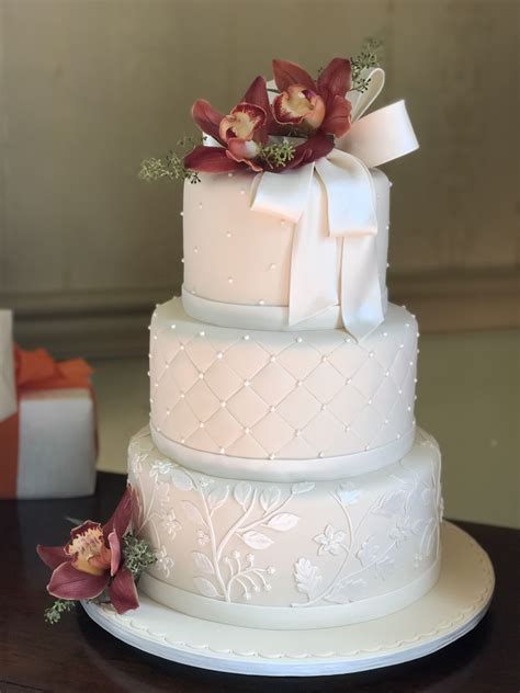 Simple Yet Elegant Wedding Cake Cake Competition Cake Elegant