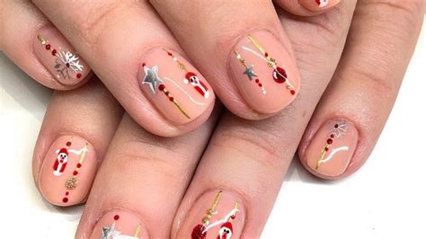17 Best Holiday Nail Art Designs To Inspire Your Winter Manihellogiggles