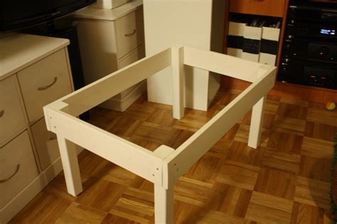 I'm a recent whisky enthusiast, which has been drinking all kind of cheap blends since 20 years ago, but only since 2013 started to enjoy regularly a proper single malt. Whisky cabinet - IKEA Hackers