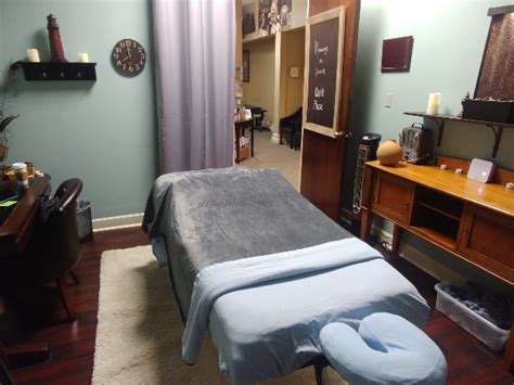 book a massage with massage therapy at pinhook chiropractic clinic lafayette la 70508