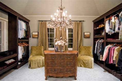 25 Interesting Design Ideas And Advantages Of Walk In Closets Walk In