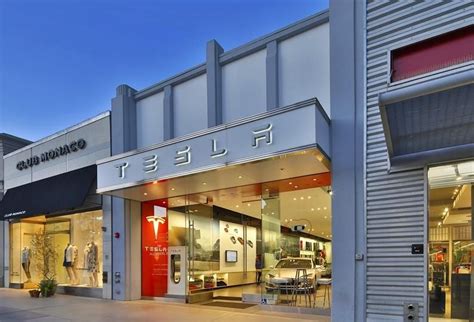 Tesla Pulling Out Of High End Malls Adding Delivery Centers In Cheaper