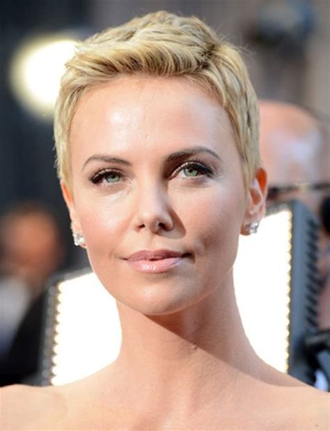 Well, besides the fact that you hear about them every single day, they seem to be these really strong and different people that look perfect. 54 Celebrity Short Hairstyles That Make You Say "Wow!"