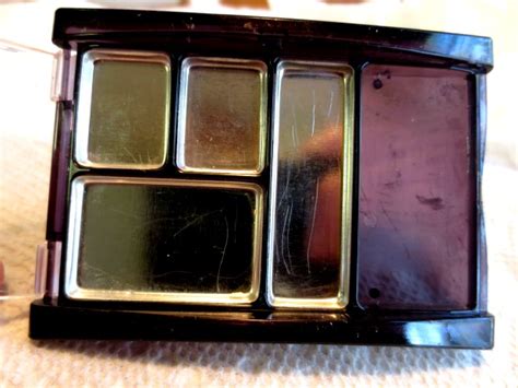 Here are other diy magnetic makeup palette variations you can do at home! DIY: How to Make a Travel-Size Makeup Palette