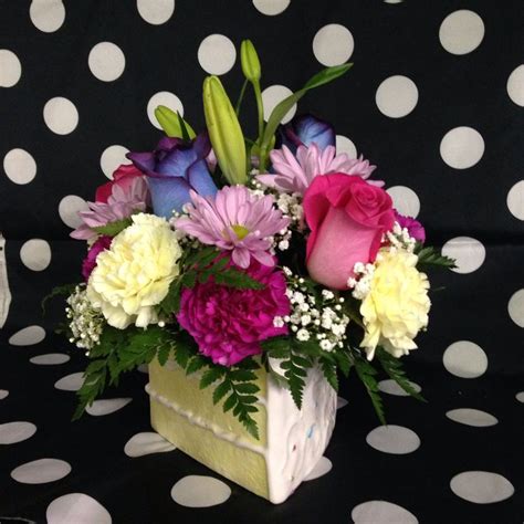 Maybe you would like to learn more about one of these? Happy birthday cake Bouquet | Birthday flowers ...