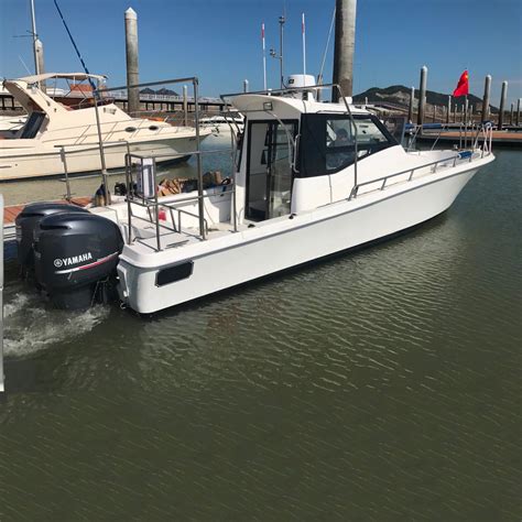 The cormate t24 is a speed machine with class. China 10m/33FT Aluminum Slender High Speed Cabin Fishing ...