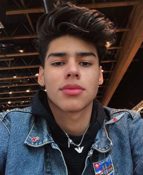 Pin De Monserrat Arancibia En •boys Adolescentes Guapos Chicos