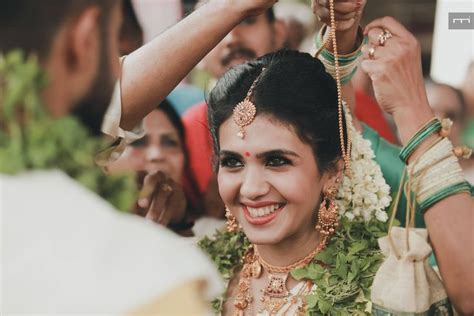 An Authentic Kerala Wedding With Charismatic Mallu Charm Indian