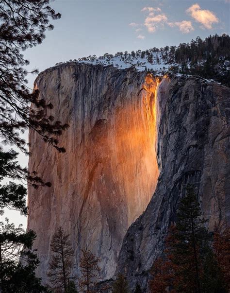 Every February A Rare Phenomenon Makes Horsetail Fall At Yosemite