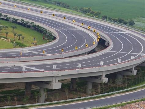 I saw some cloverleaves without any signage and relied on google maps to find out which city it would connect to. India's longest expressway to be inaugurated today by ...