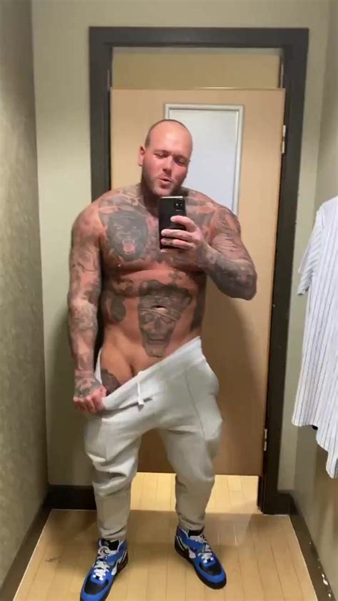 Naked Male Muscle Huge Tattooed Muscle Hunk Thisvid Com