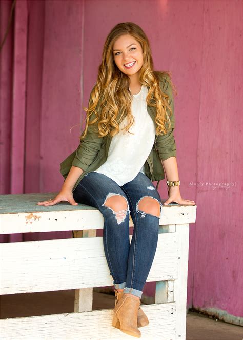 Munfy Photography Specializing In Creative And Beautiful High School Senior Photography In