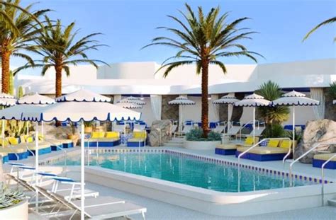 Fontainebleau Pool Cabanas And Daybeds Hours And Info Las Vegas