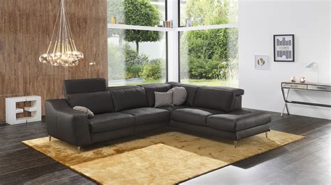 Ein einzelsofa eignet sich für kleine wohnzimmer, kommt aber ebenso in einer einladenden sitzgruppe mit einem zweiten sofa oder sesseln zur geltung. Ewald Schillig - Sofas, Sitzlandschaften und Sessel bei ...