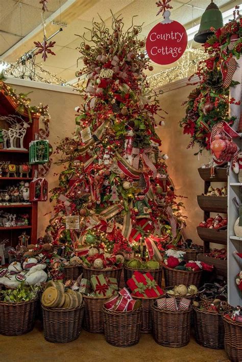 Houzz is the new way to design your home. Decorators Warehouse - Texas' Largest Christmas Store ...