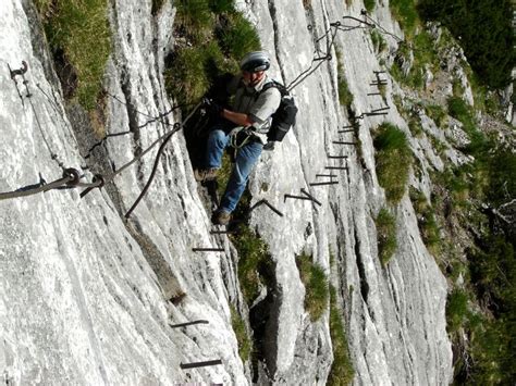 Hier haben sie live die ursprünglichkeit und reinheit der. Zugspitze Höllental Klettersteig | Klettersteig, Zugspitze ...