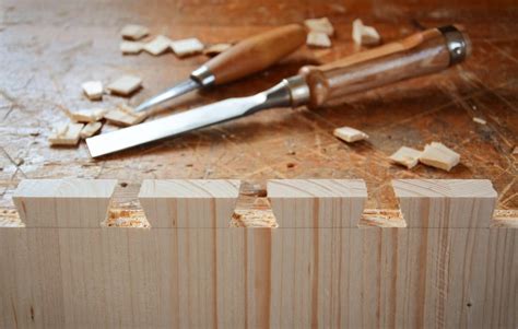 What is a Dovetail Joint? (Details and Photos)