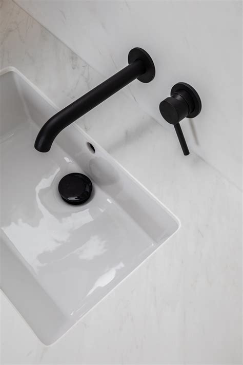 Memory Progressive Tap Unit With Hand Held Shower For Bath Or Shower