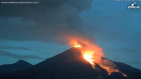 Raw Mexico S Colima Volcano Erupts