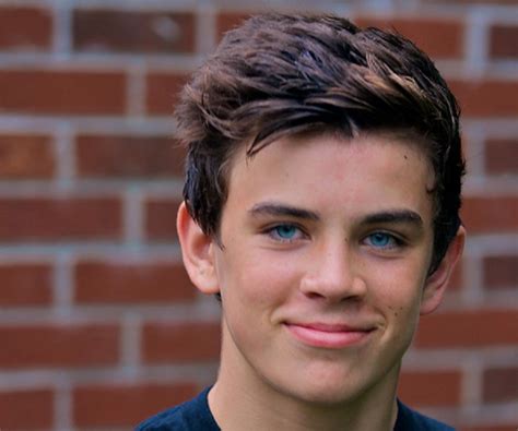 Eric was born and raised in toronto, ontario. How Tall is Hayes Grier? Height (2020) - How Tall is Man?