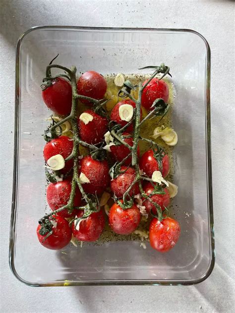 RECEPT Trostomaten uit de oven met tijm knoflook