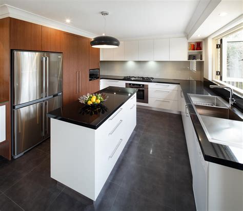Stunning spacious kitchen design - Completehome