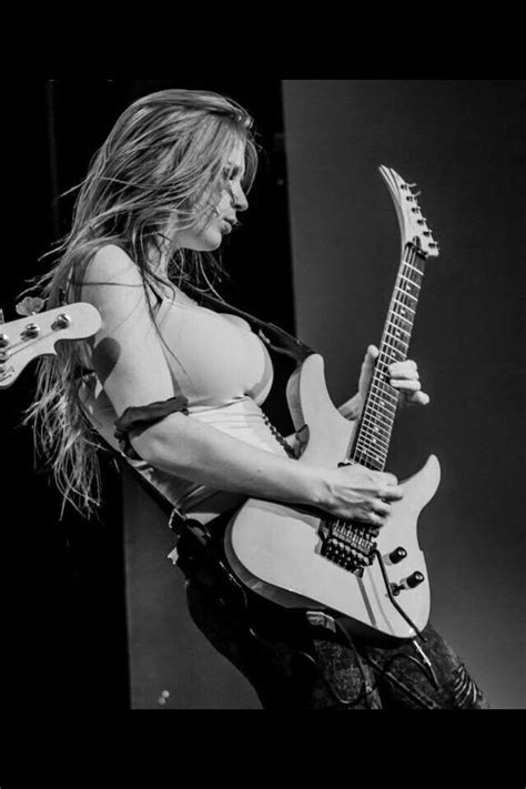 Pin By Sebto On Guitar Guitar Girl Female Guitarist Women Of Rock