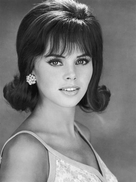 Britt Ekland After The Fox 1966 1960 Hairstyles 1960s Hair Retro