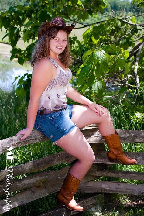 Cowgirl Up McCromick Farm Photo Shoot With ME Photography Reilly