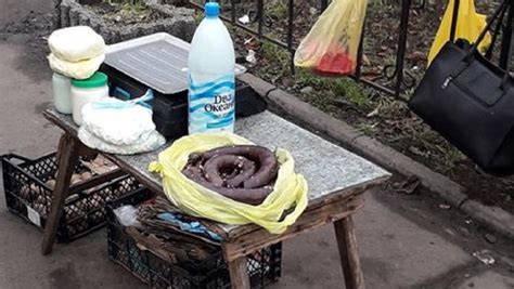Рядом с его телом обнаружили автомат, но соседи выстрел не слышали. В Кривом Роге чиновники и полиция нанесли удар по точкам ...