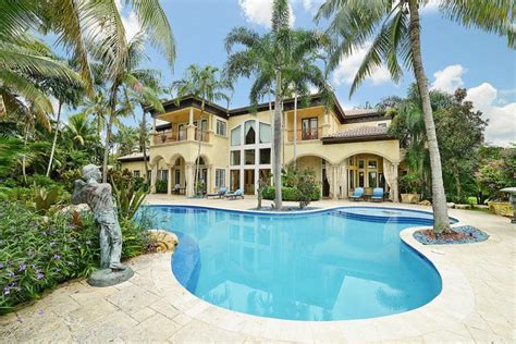 Pin By Elizabeth Hitchens On Big Luxury And Beautiful Mansions Miami