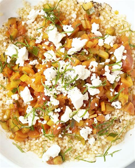 Fregola Sarda Met Tomaten Groentensaus En Feta Recepten 15gram