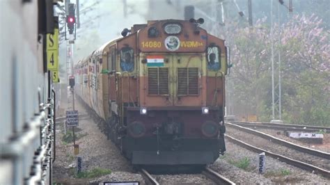 16338 Ernakulam Okha Express Crossing 12133 Mangaluru Express