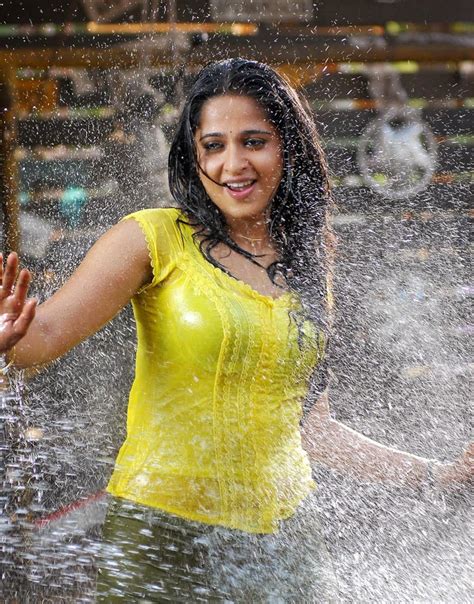 Actress Stills Anushka Shetty Beautiful Images