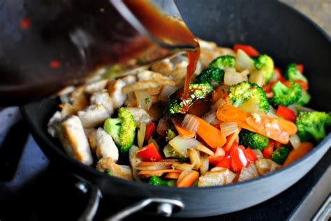 Según the health site, una porción de 100 gramos de pollo aporta 31 gramos. Recetas para cocinar al wok pollo con tomate ...