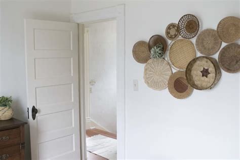 The Best Unexpected Ways To Fill Bare Walls Without Expensive Art