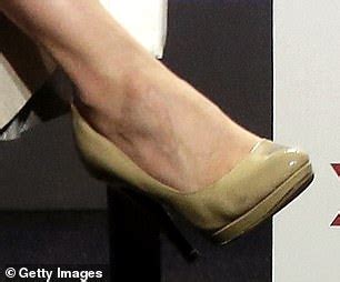 Chelsea Clinton Wears Her Favorite Nude Heels For Panel With Bill And
